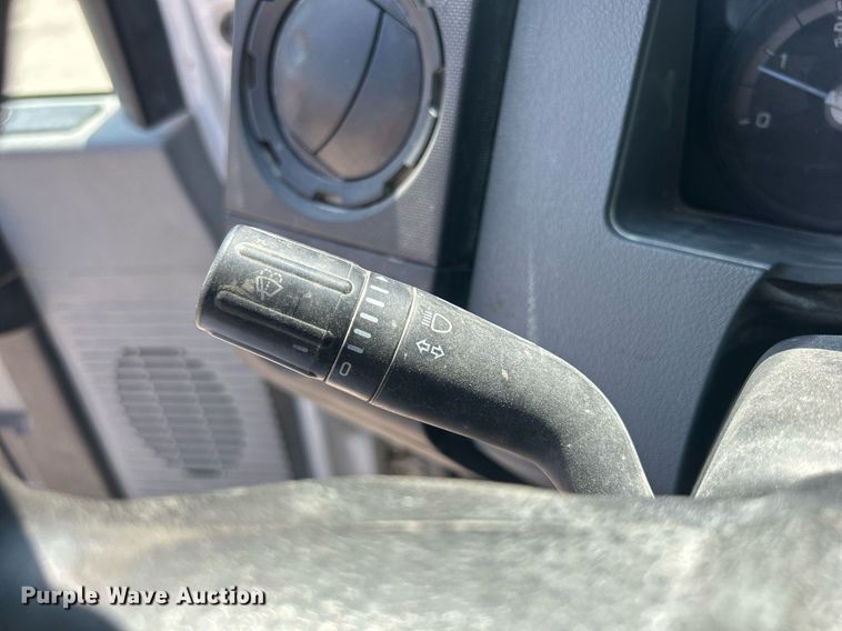 image for item DR4748 2011 Ford F350 Super Duty  pickup truck cab and chassis