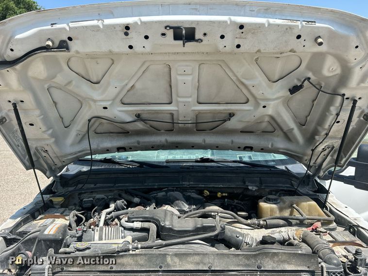 image for item DR4748 2011 Ford F350 Super Duty  pickup truck cab and chassis