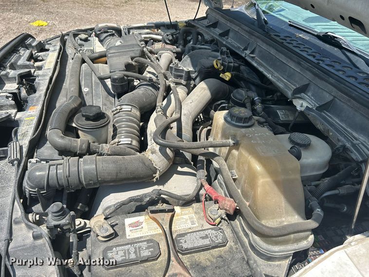 image for item DR4748 2011 Ford F350 Super Duty  pickup truck cab and chassis