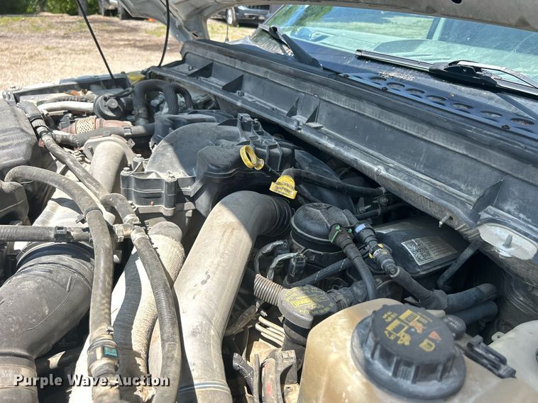 image for item DR4748 2011 Ford F350 Super Duty  pickup truck cab and chassis