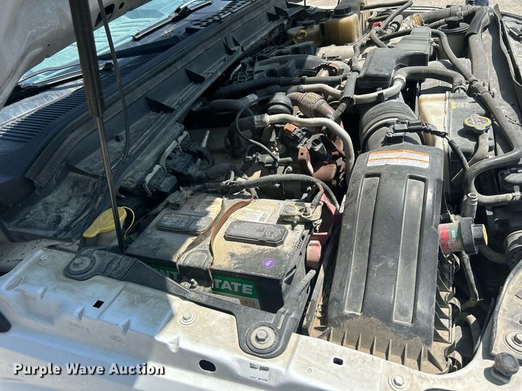 image for item DR4748 2011 Ford F350 Super Duty  pickup truck cab and chassis