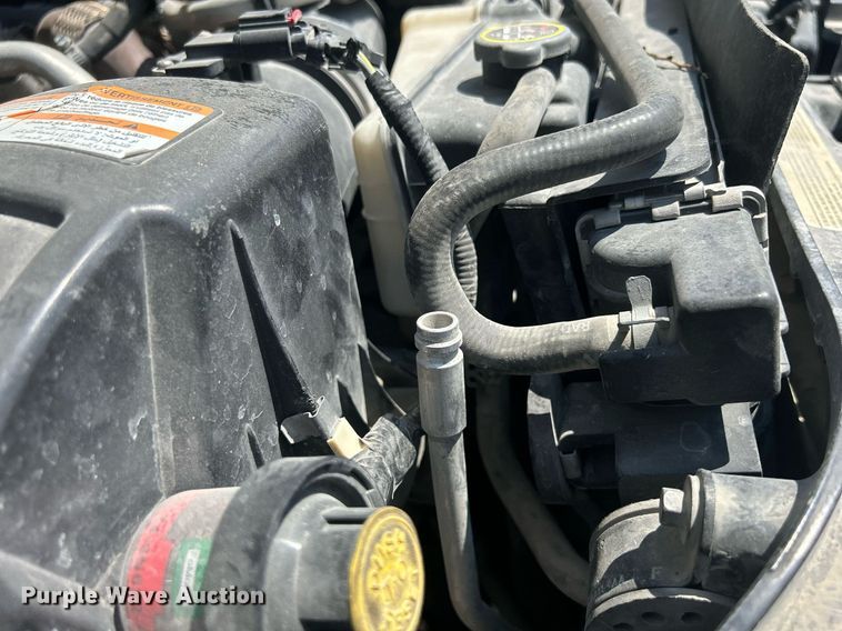 image for item DR4748 2011 Ford F350 Super Duty  pickup truck cab and chassis