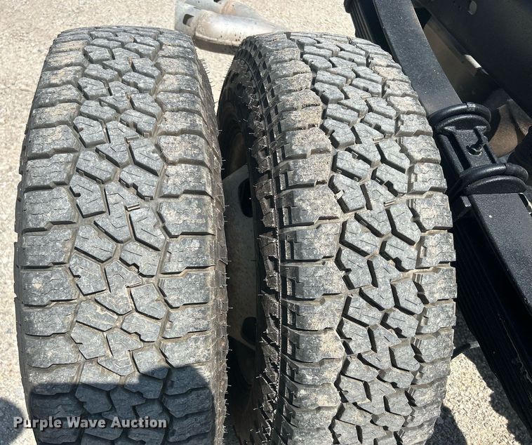 image for item DR4748 2011 Ford F350 Super Duty  pickup truck cab and chassis