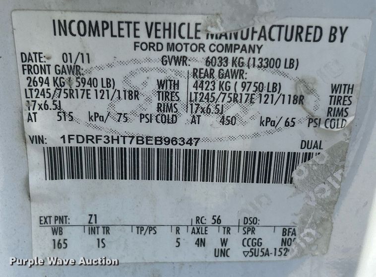 image for item DR4748 2011 Ford F350 Super Duty  pickup truck cab and chassis