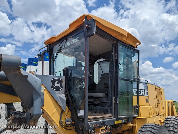 image for item DR6974 2007 John Deere 772D  motor grader