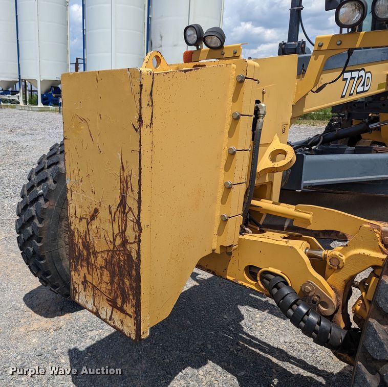 image for item DR6974 2007 John Deere 772D  motor grader