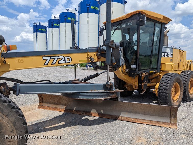 image for item DR6974 2007 John Deere 772D  motor grader