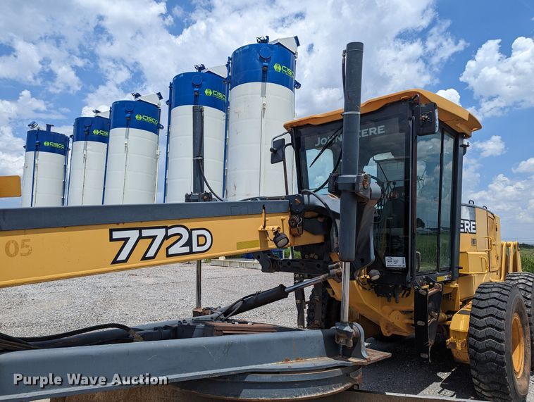 image for item DR6974 2007 John Deere 772D  motor grader