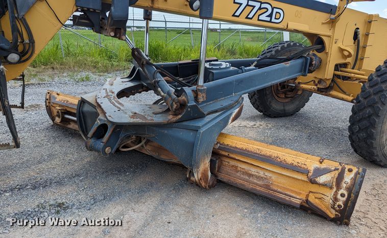 image for item DR6974 2007 John Deere 772D  motor grader