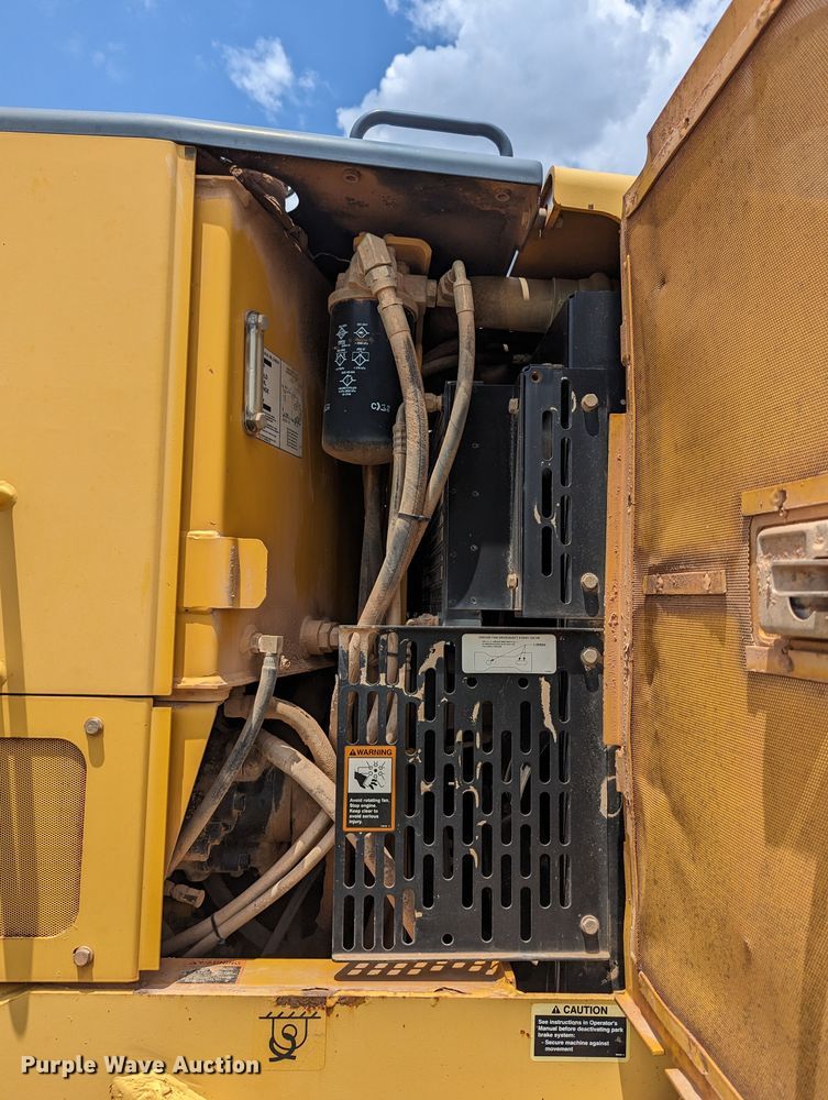 image for item DR6974 2007 John Deere 772D  motor grader