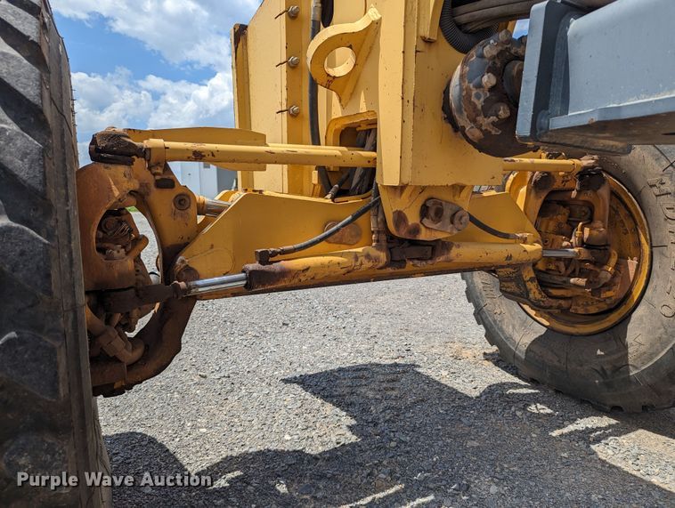 image for item DR6974 2007 John Deere 772D  motor grader