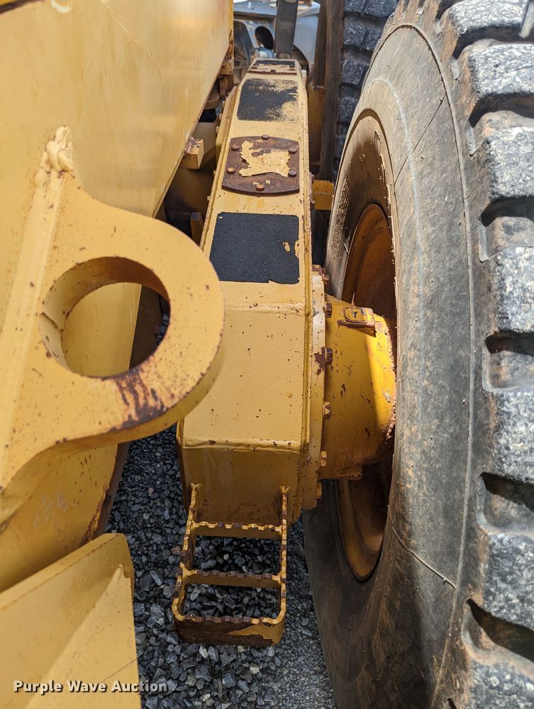 image for item DR6974 2007 John Deere 772D  motor grader