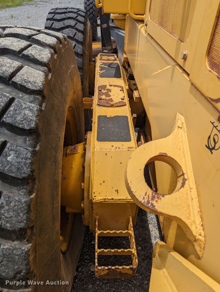 image for item DR6974 2007 John Deere 772D  motor grader