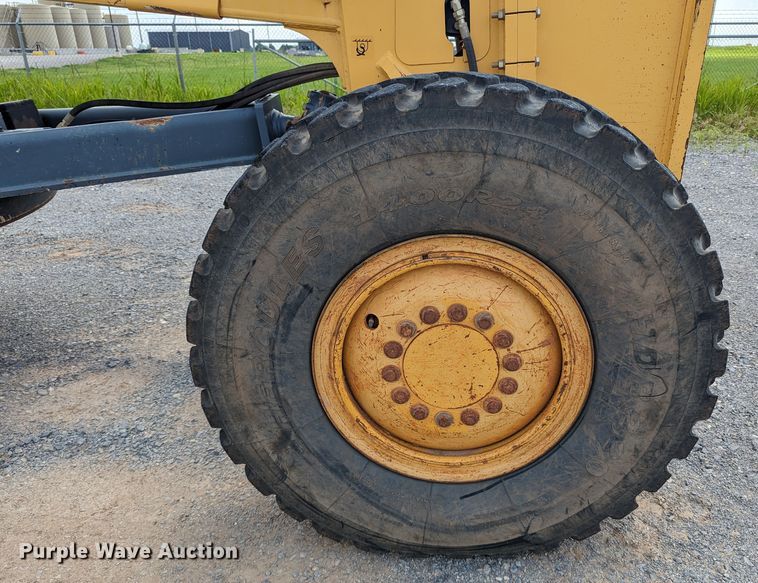 image for item DR6974 2007 John Deere 772D  motor grader