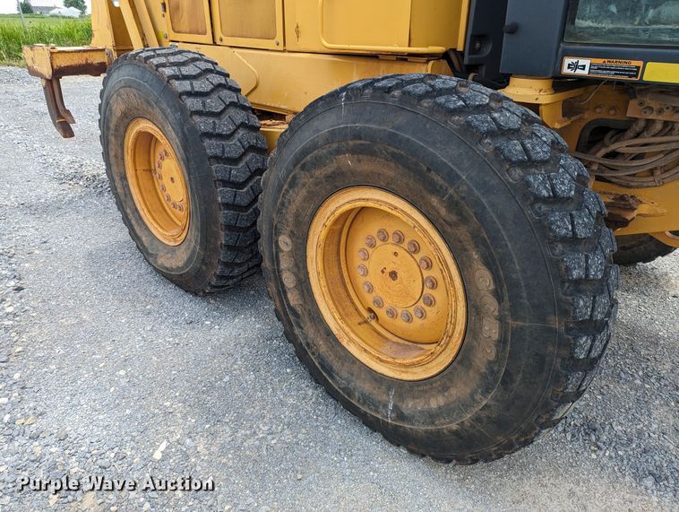 image for item DR6974 2007 John Deere 772D  motor grader