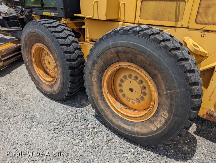 image for item DR6974 2007 John Deere 772D  motor grader