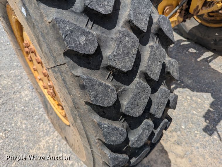 image for item DR6974 2007 John Deere 772D  motor grader