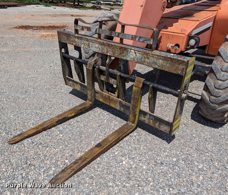 image for item DR6975 2008 SkyTrak 8042  telehandler