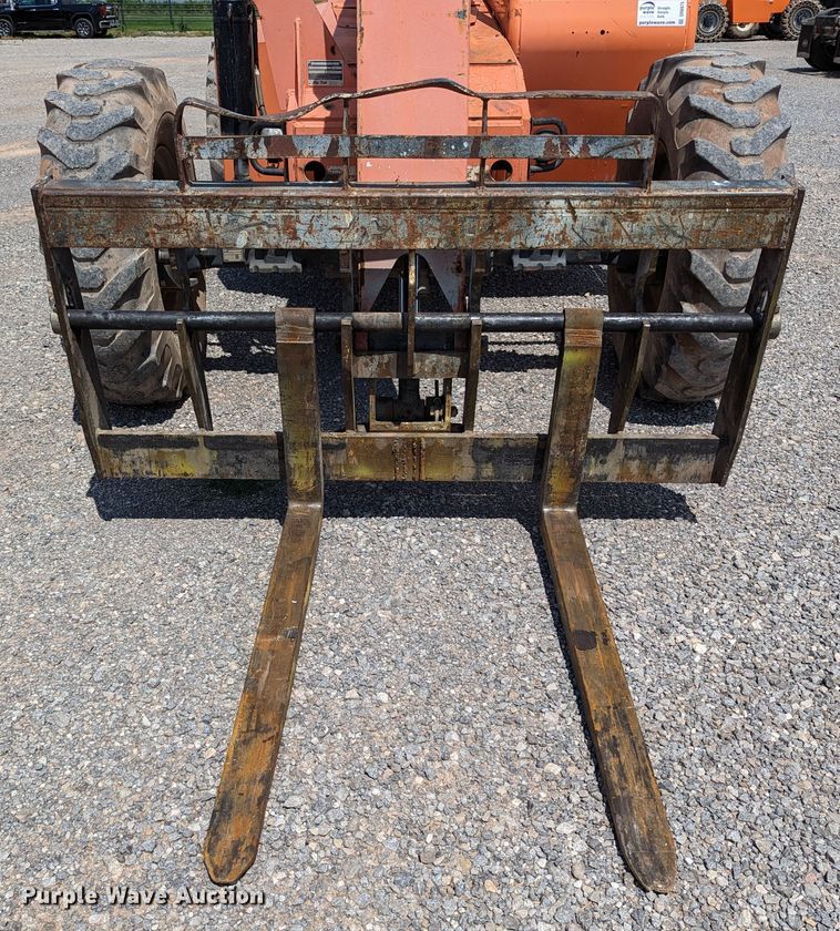 image for item DR6975 2008 SkyTrak 8042  telehandler