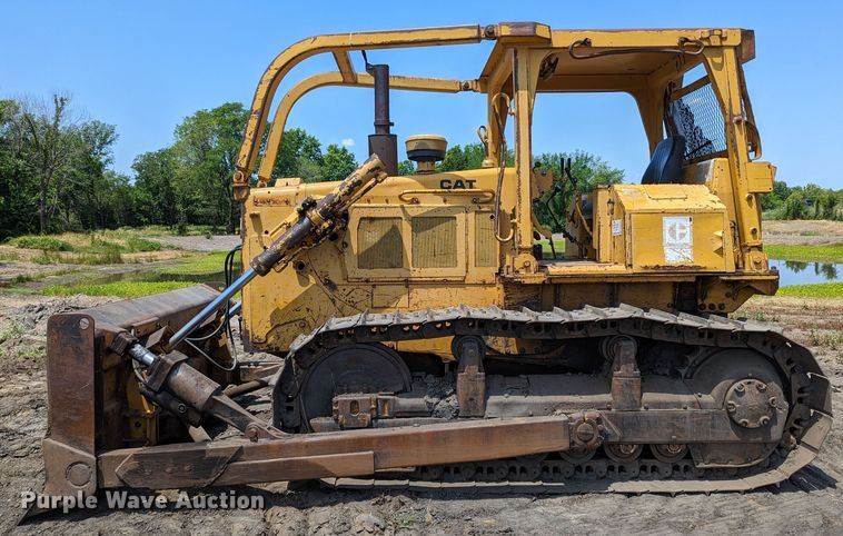 image for item DR6977 1978 Caterpillar D6D  dozer