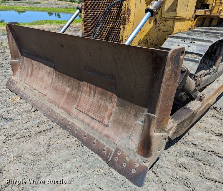 image for item DR6977 1978 Caterpillar D6D  dozer