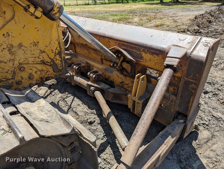 image for item DR6977 1978 Caterpillar D6D  dozer