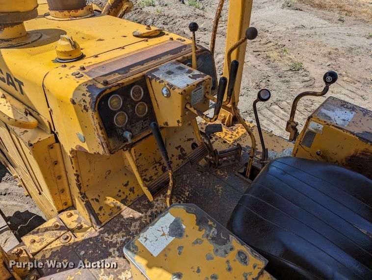 image for item DR6977 1978 Caterpillar D6D  dozer