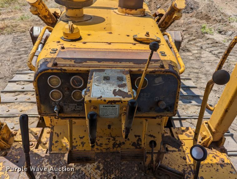 image for item DR6977 1978 Caterpillar D6D  dozer