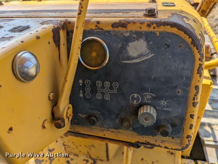 image for item DR6977 1978 Caterpillar D6D  dozer