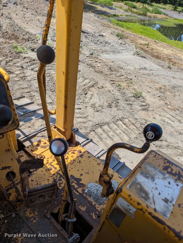 image for item DR6977 1978 Caterpillar D6D  dozer