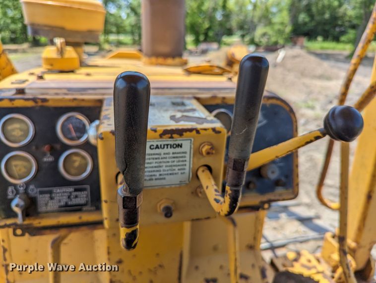 image for item DR6977 1978 Caterpillar D6D  dozer