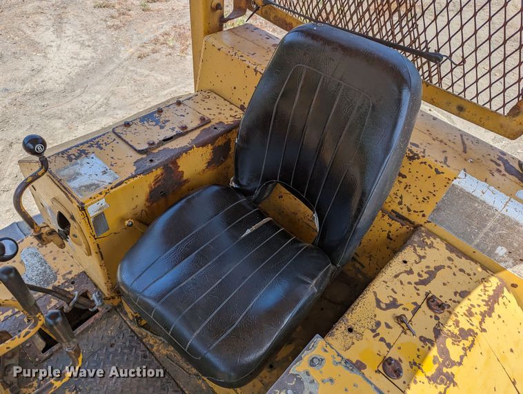 image for item DR6977 1978 Caterpillar D6D  dozer