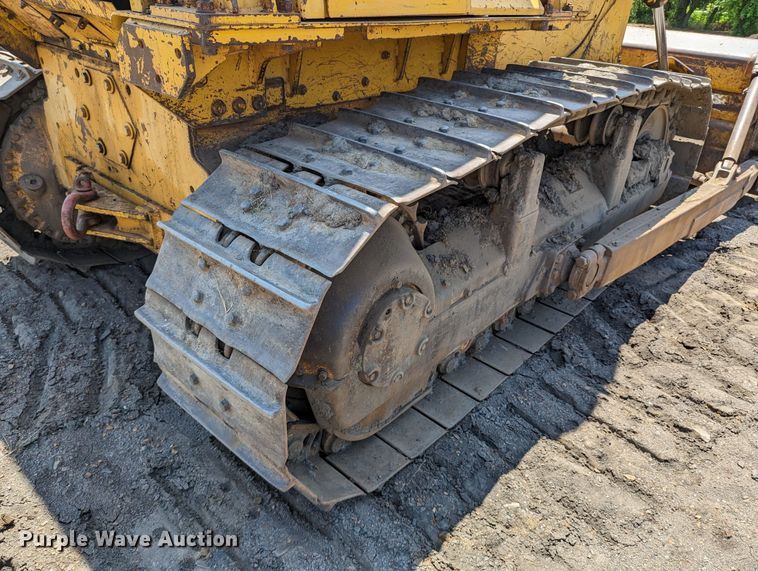 image for item DR6977 1978 Caterpillar D6D  dozer