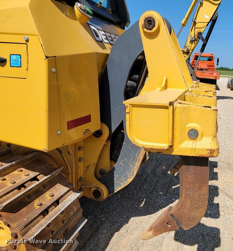 image for item HY9027 2016 John Deere 550K XLT  dozer