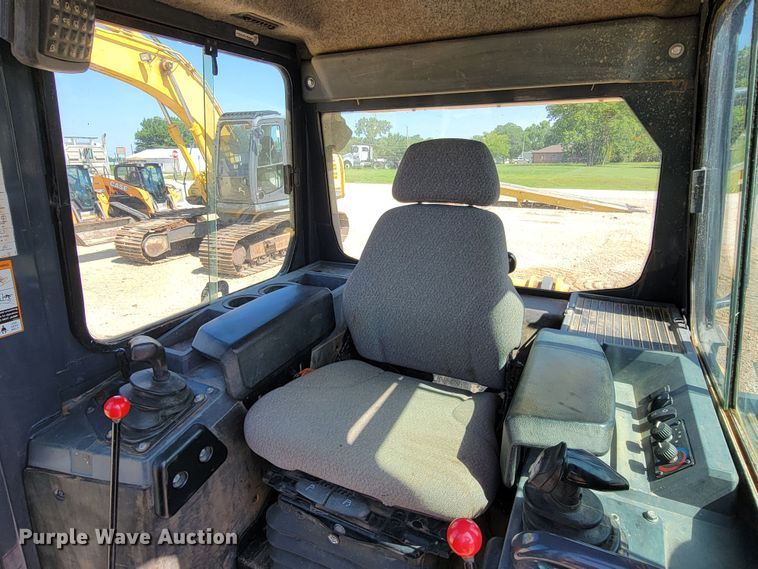 image for item HY9027 2016 John Deere 550K XLT  dozer