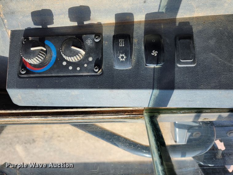 image for item HY9027 2016 John Deere 550K XLT  dozer