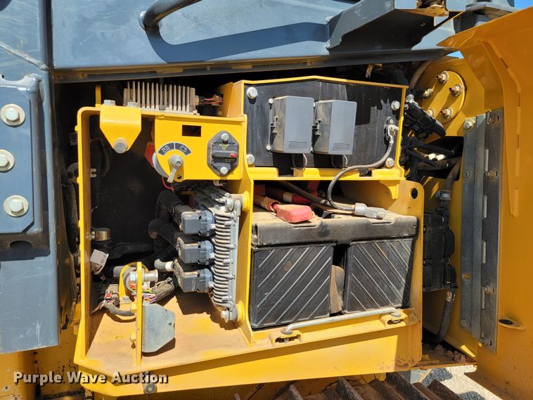 image for item HY9027 2016 John Deere 550K XLT  dozer