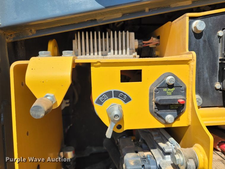 image for item HY9027 2016 John Deere 550K XLT  dozer