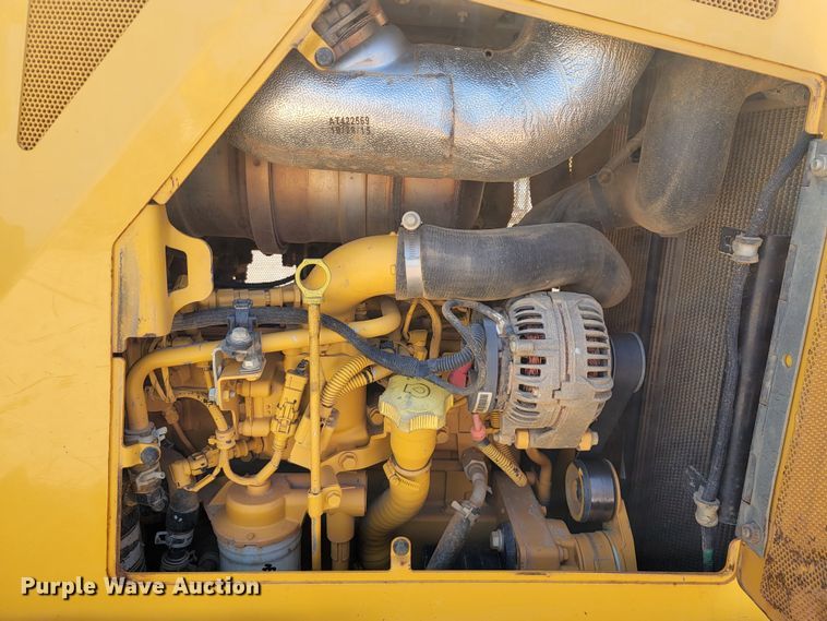 image for item HY9027 2016 John Deere 550K XLT  dozer