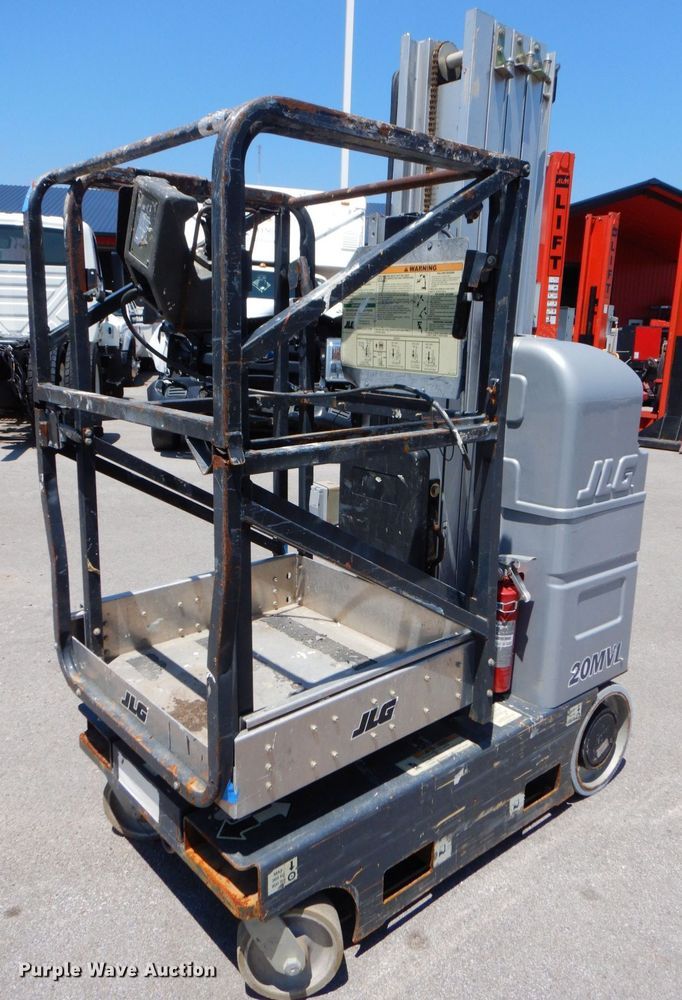 image for item IB9555 2014 JLG 20MVL  vertical lift