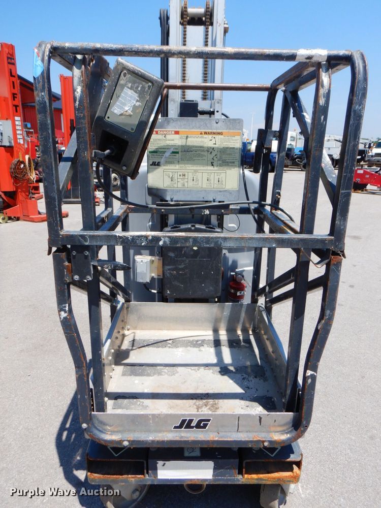 image for item IB9555 2014 JLG 20MVL  vertical lift