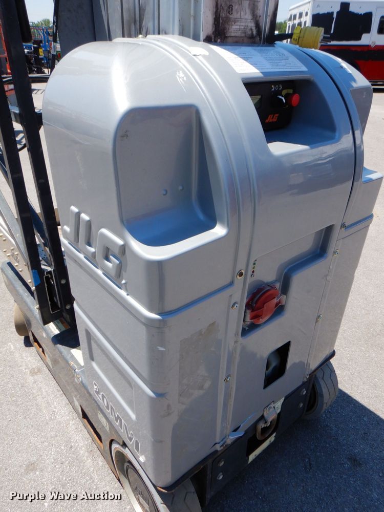 image for item IB9555 2014 JLG 20MVL  vertical lift