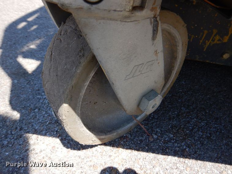 image for item IB9555 2014 JLG 20MVL  vertical lift