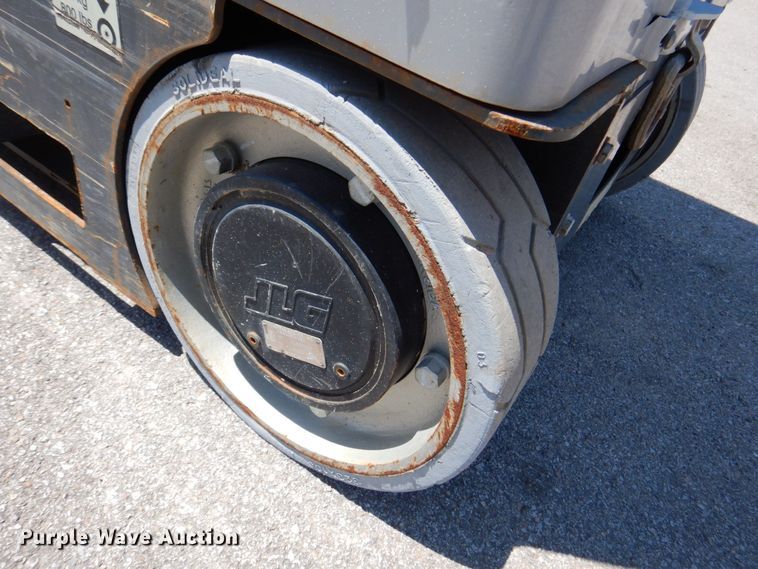 image for item IB9555 2014 JLG 20MVL  vertical lift