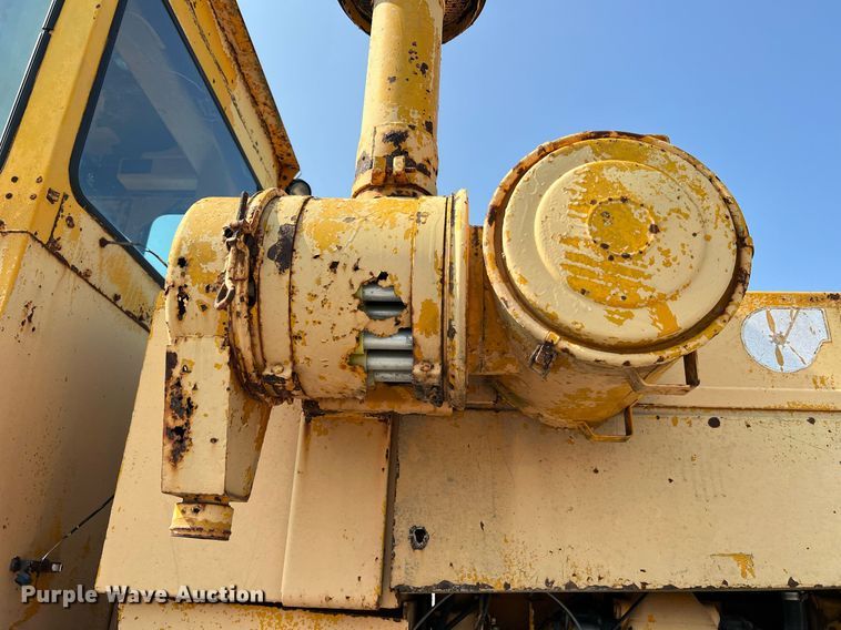 image for item II9182 1968 Champion 720 rigid frame motor grader