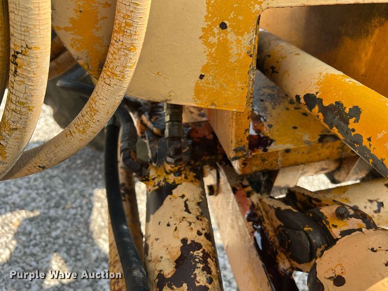 image for item II9182 1968 Champion 720 rigid frame motor grader