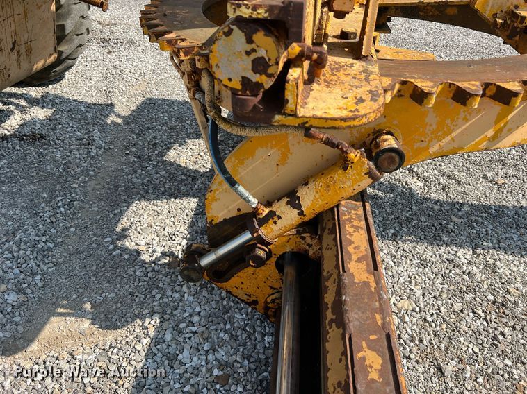 image for item II9182 1968 Champion 720 rigid frame motor grader