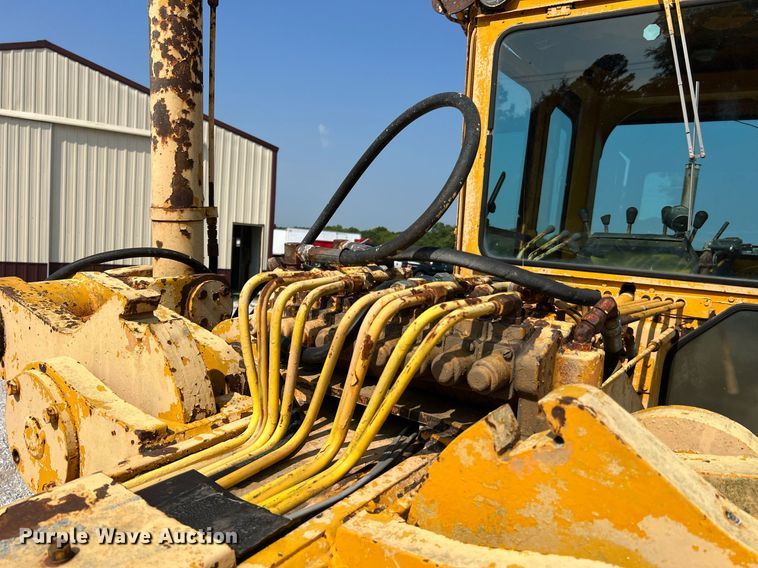 image for item II9182 1968 Champion 720 rigid frame motor grader