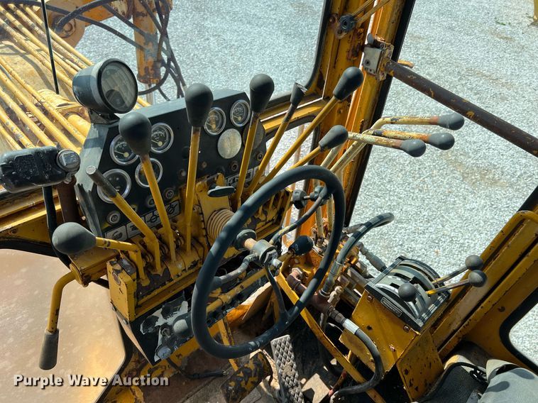 image for item II9182 1968 Champion 720 rigid frame motor grader