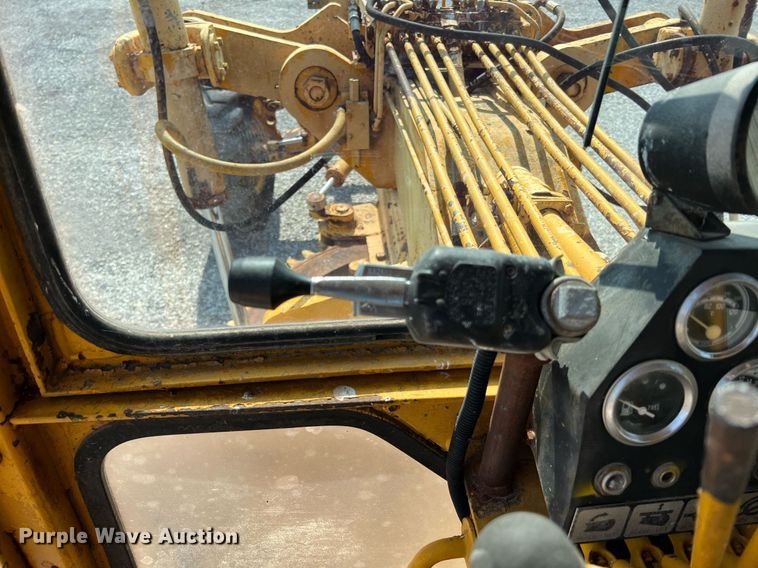 image for item II9182 1968 Champion 720 rigid frame motor grader